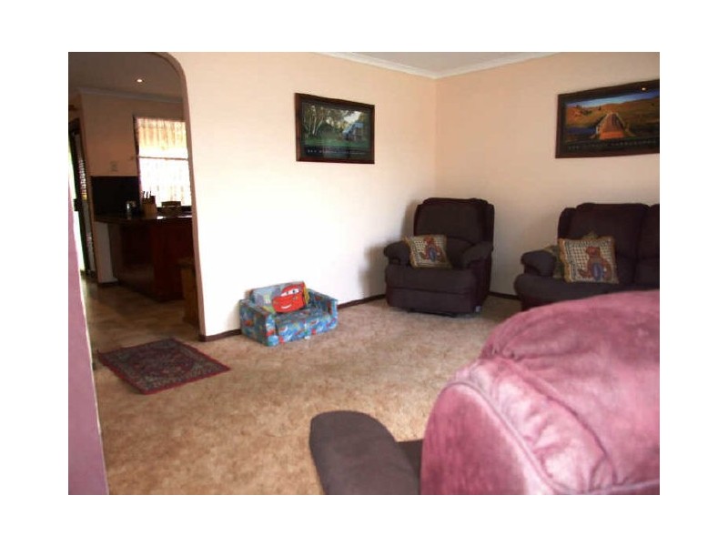 6 Bluegrass Crescent, Pakenham VIC 3810