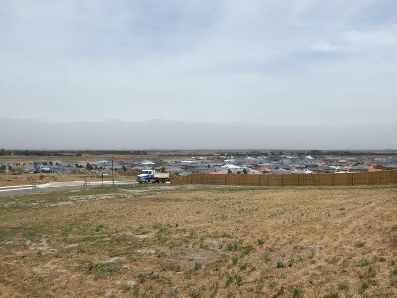 22 Overland Rise, Pakenham VIC 3810