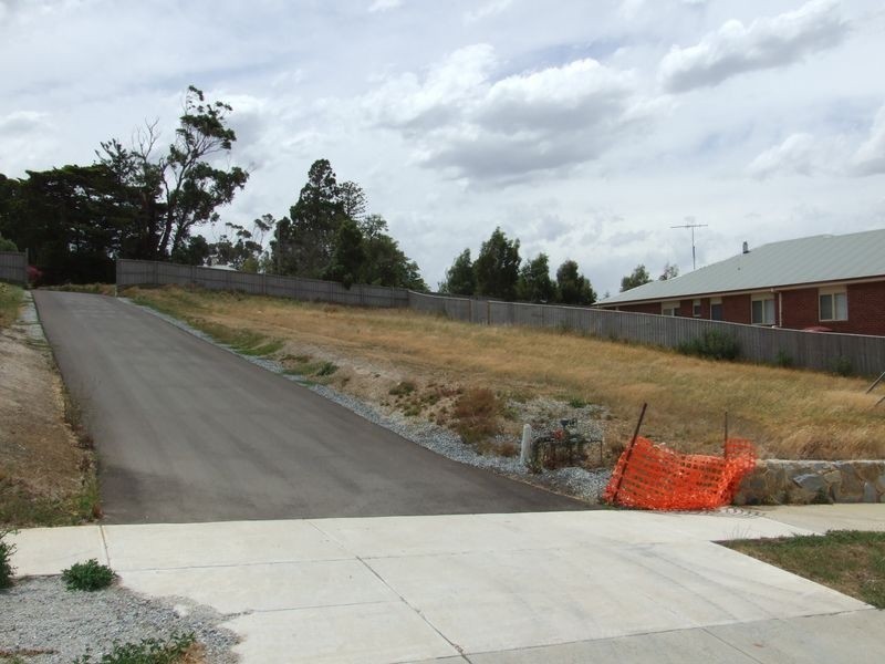 22 Overland Rise, Pakenham VIC 3810