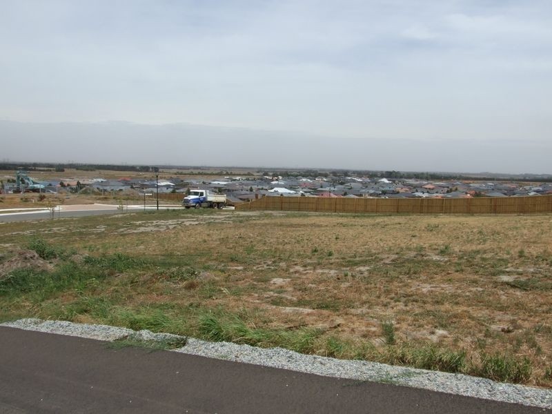 22 Overland Rise, Pakenham VIC 3810