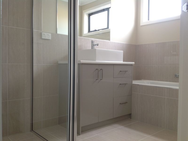 1/3 Anderson Street, Pakenham VIC 3810