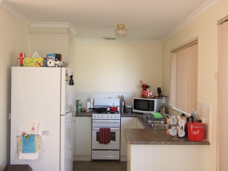 2/1 Balmoral Way, Pakenham VIC 3810