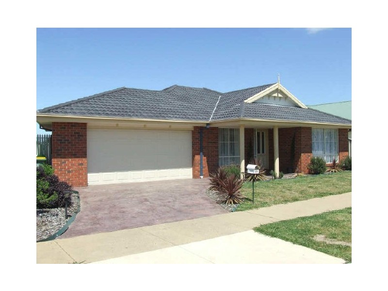26 Hartland Circuit, Pakenham VIC 3810