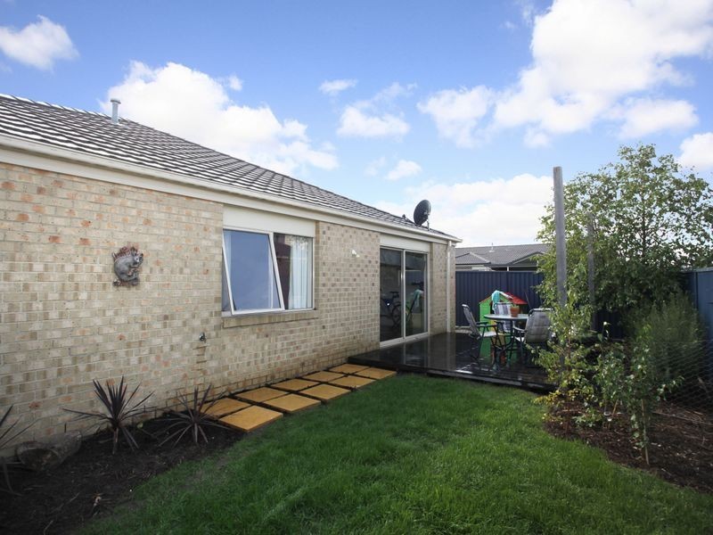 52 Shearwater Drive, Pakenham VIC 3810