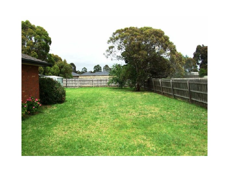 39 Howey Road, Pakenham VIC 3810
