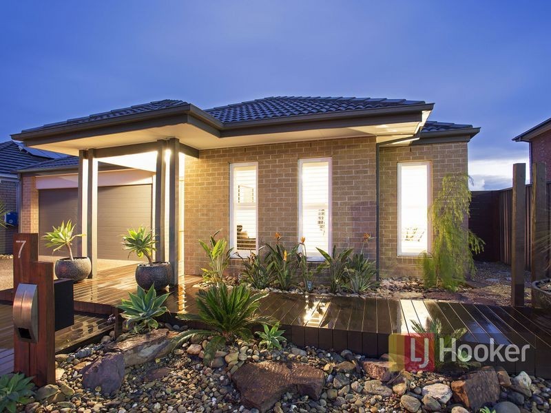 7 Page Close, Pakenham VIC 3810