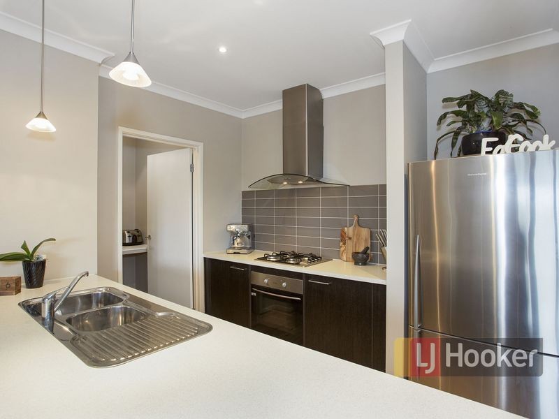 7 Page Close, Pakenham VIC 3810