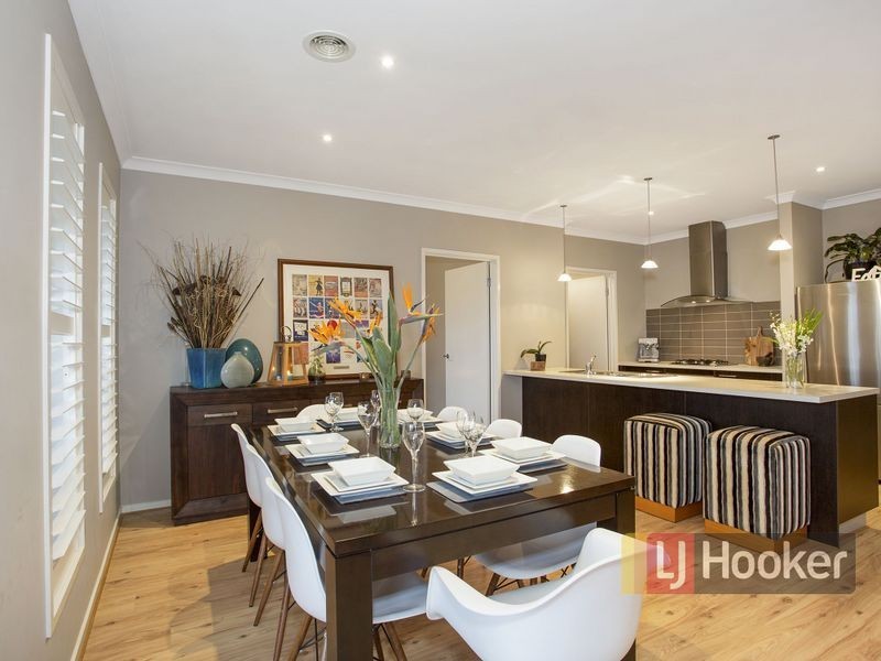 7 Page Close, Pakenham VIC 3810