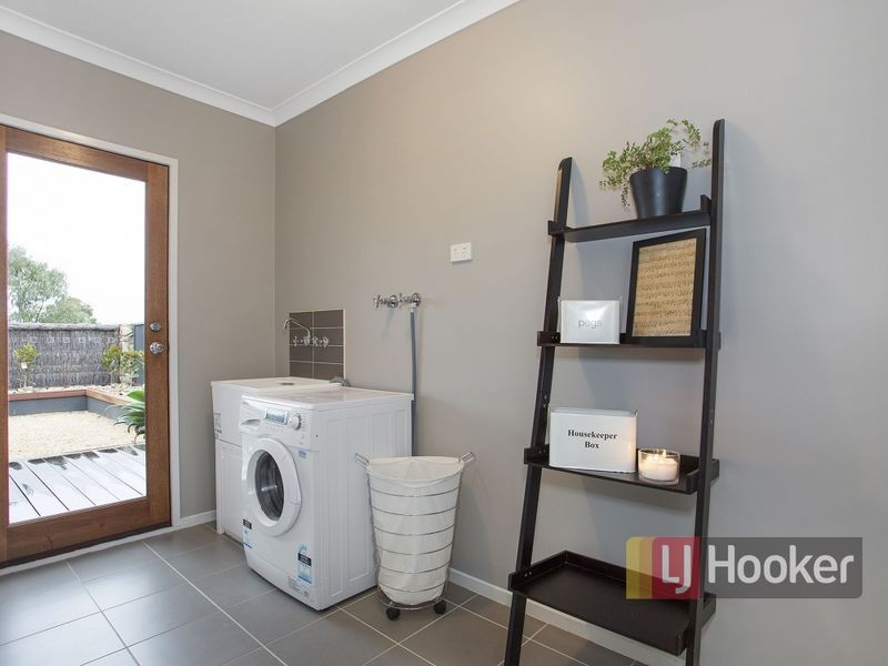 7 Page Close, Pakenham VIC 3810