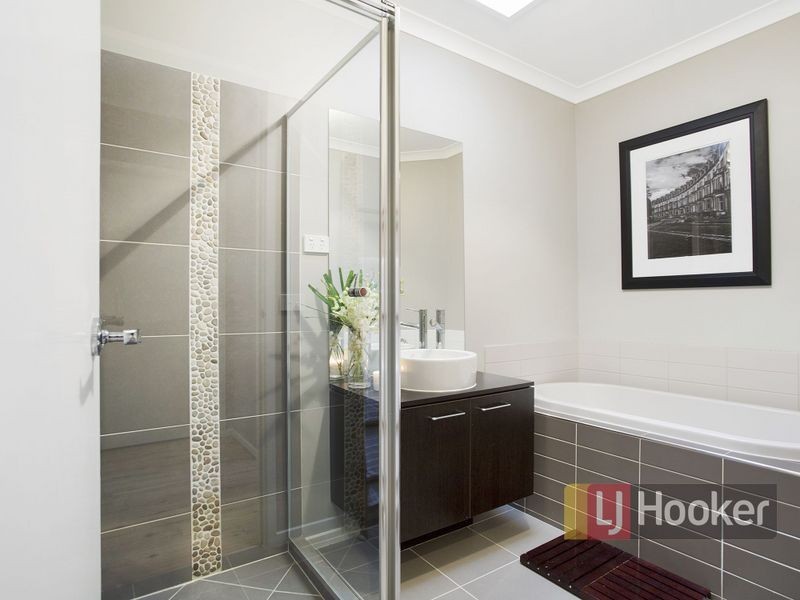 7 Page Close, Pakenham VIC 3810