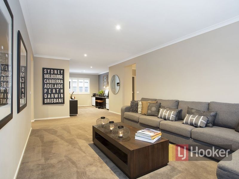 7 Page Close, Pakenham VIC 3810