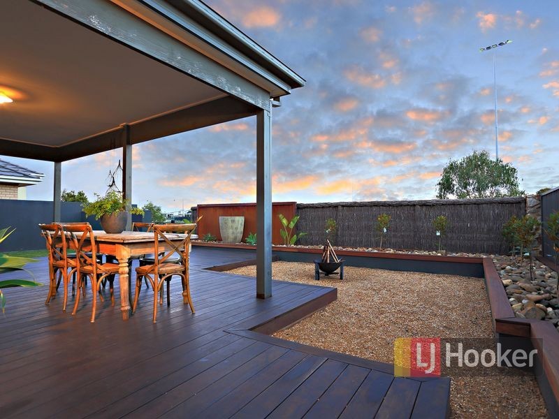 7 Page Close, Pakenham VIC 3810