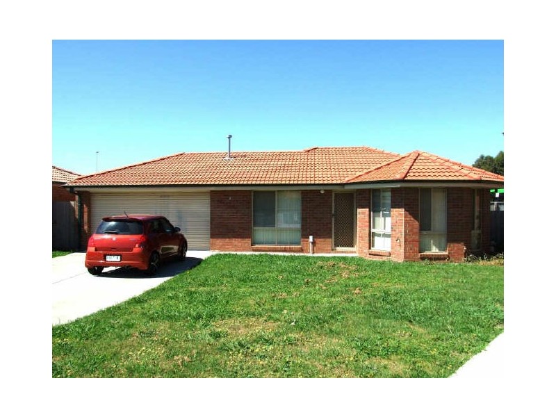 6 Capri Court, Pakenham VIC 3810