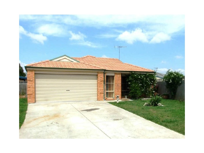 4 Capri Court, Pakenham VIC 3810