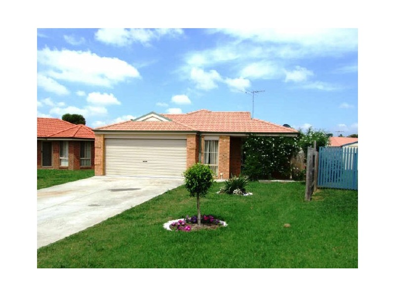 4 Capri Court, Pakenham VIC 3810