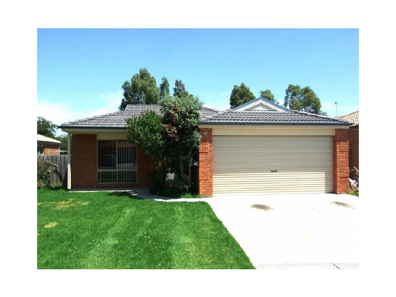 16 Capri Court, Pakenham VIC 3810