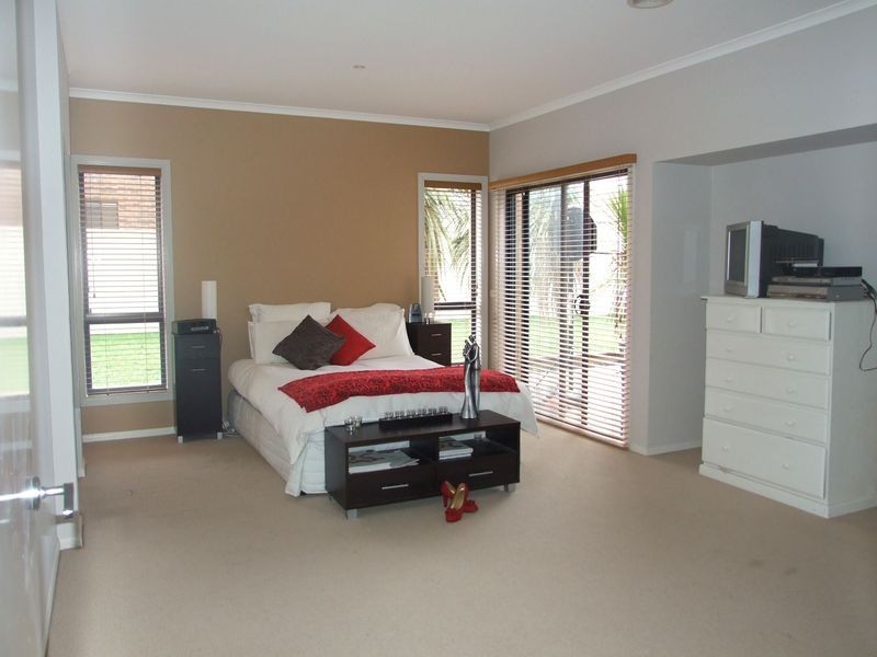 36 Waterford Rise, Pakenham VIC 3810