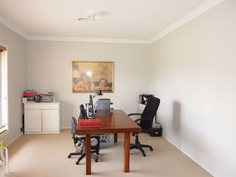 36 Waterford Rise, Pakenham VIC 3810