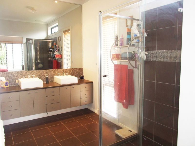 36 Waterford Rise, Pakenham VIC 3810