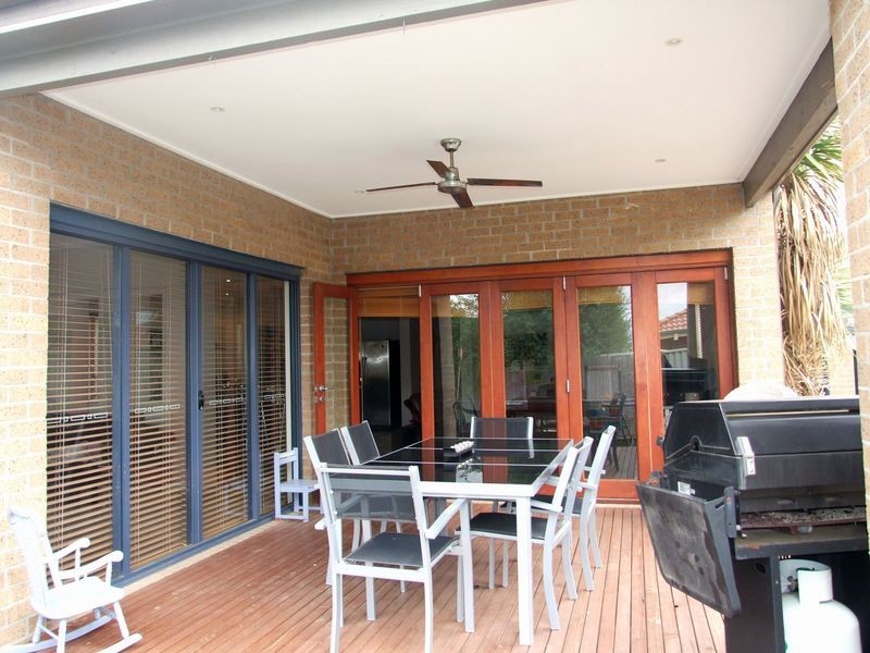 36 Waterford Rise, Pakenham VIC 3810