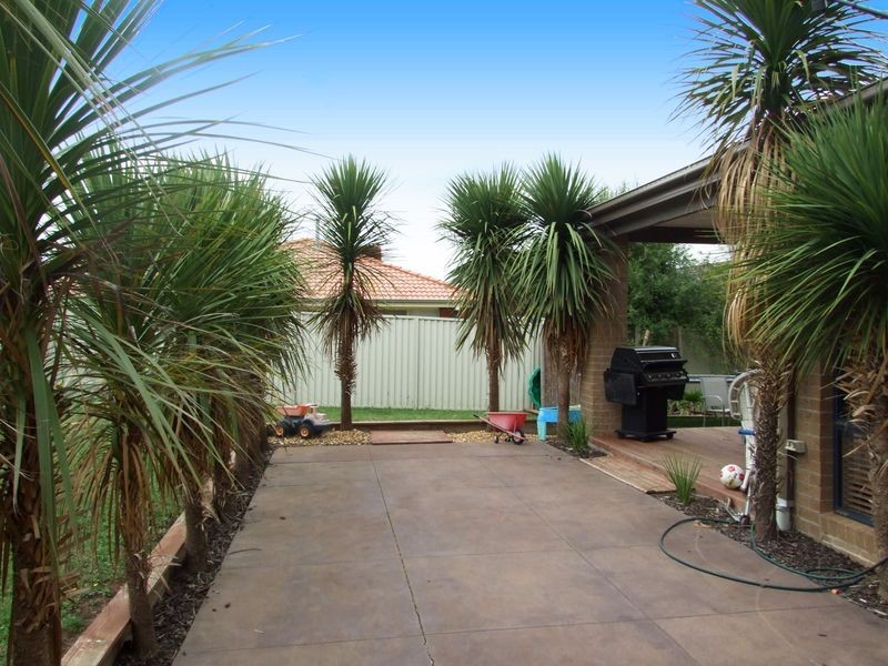 36 Waterford Rise, Pakenham VIC 3810