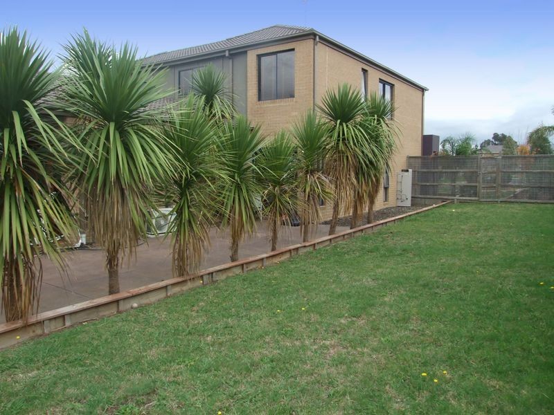 36 Waterford Rise, Pakenham VIC 3810