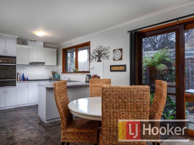 10 Hood Court, Berwick VIC 3806