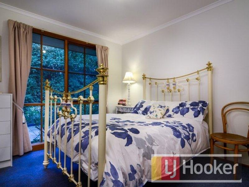 10 Hood Court, Berwick VIC 3806