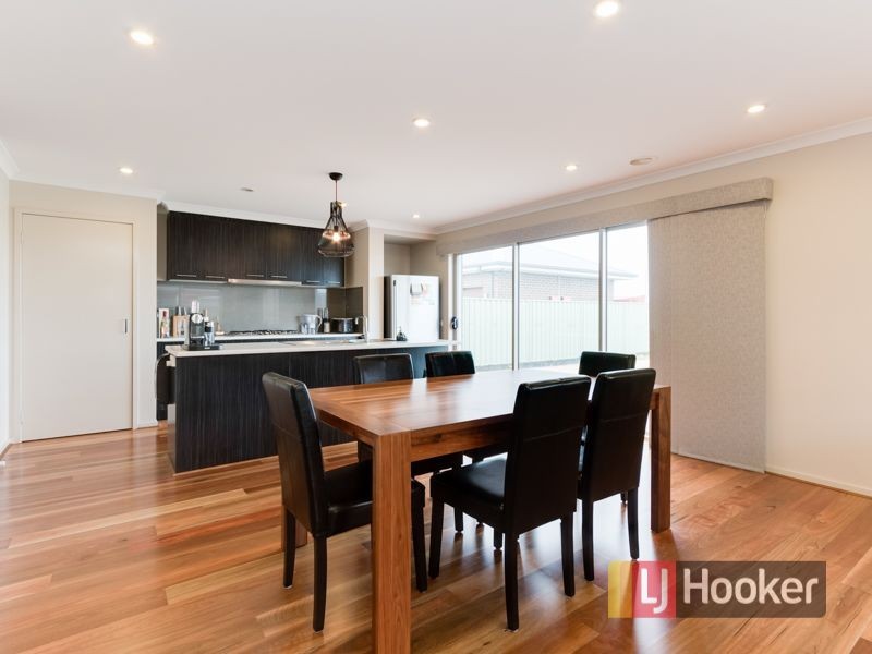 68 Dusseldorp Avenue, Pakenham VIC 3810