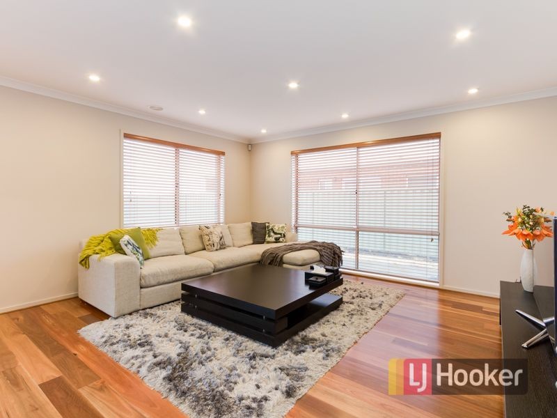 68 Dusseldorp Avenue, Pakenham VIC 3810