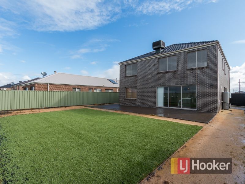 68 Dusseldorp Avenue, Pakenham VIC 3810