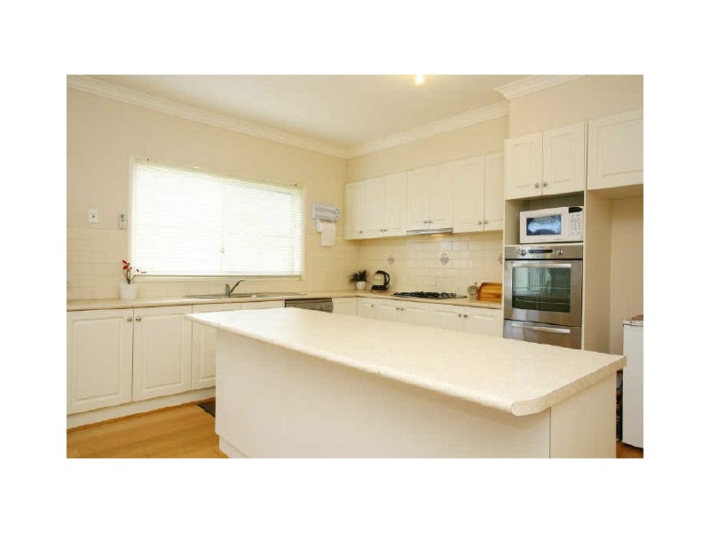 32 St Leonard Way, Pakenham VIC 3810