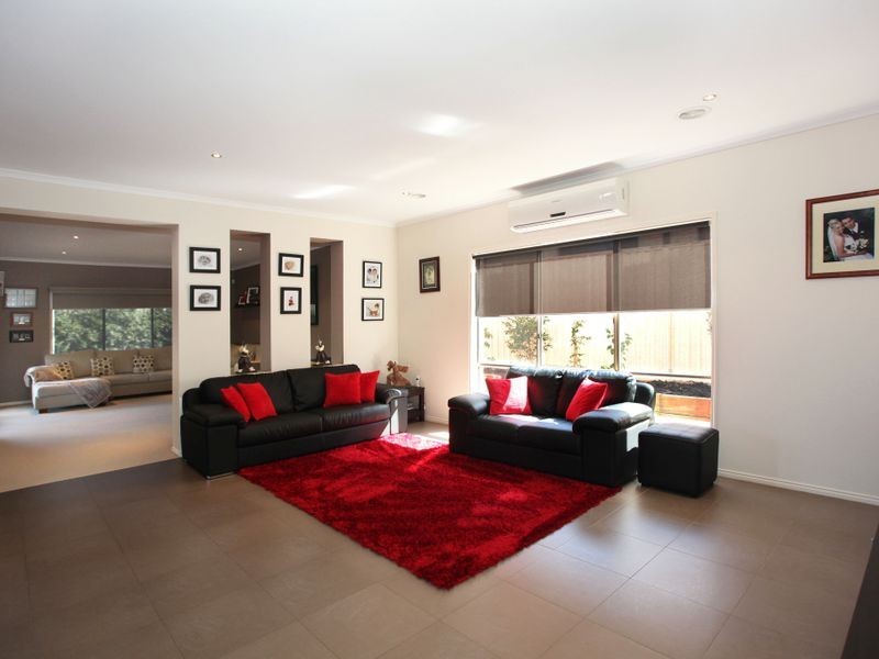 7 Arbour Rise, Pakenham VIC 3810