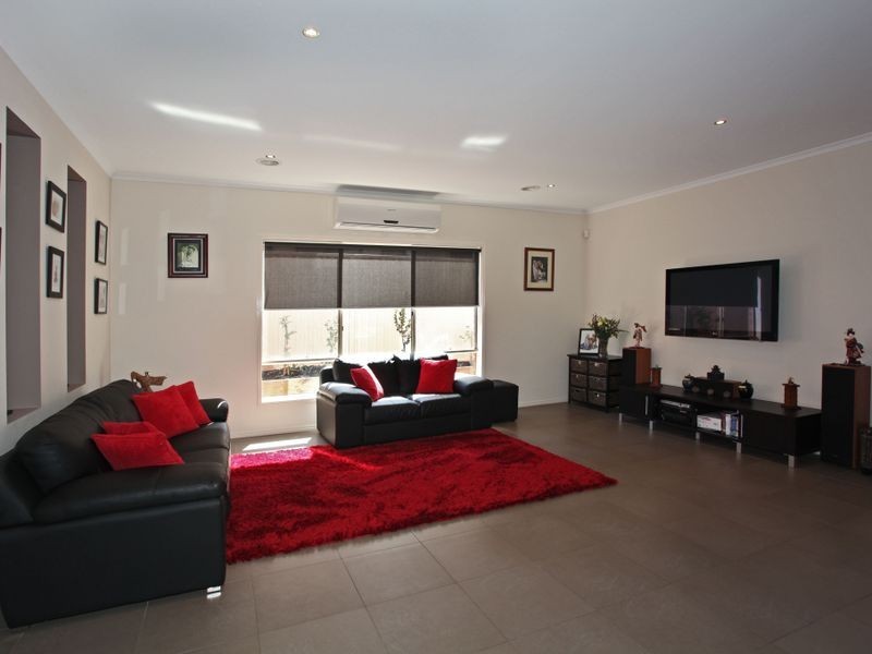 7 Arbour Rise, Pakenham VIC 3810