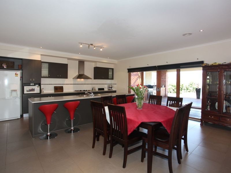 7 Arbour Rise, Pakenham VIC 3810