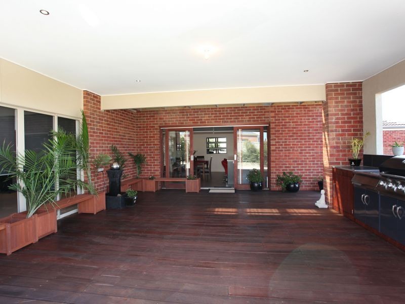 7 Arbour Rise, Pakenham VIC 3810