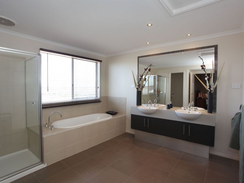 7 Arbour Rise, Pakenham VIC 3810