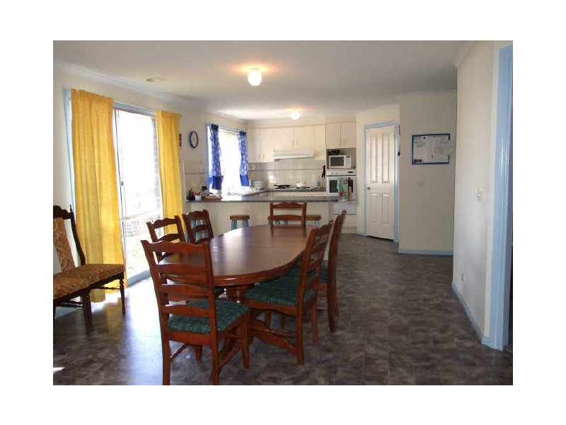 6 Finton Court, Pakenham VIC 3810