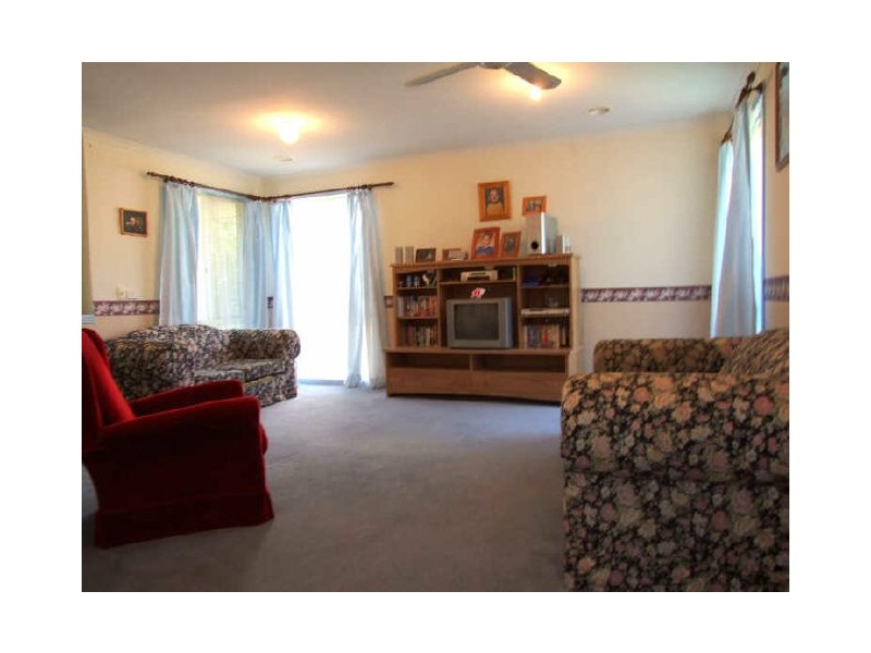 6 Finton Court, Pakenham VIC 3810