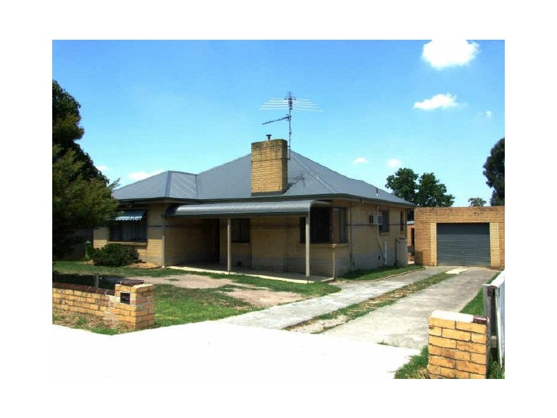35 Princes Highway, Pakenham VIC 3810