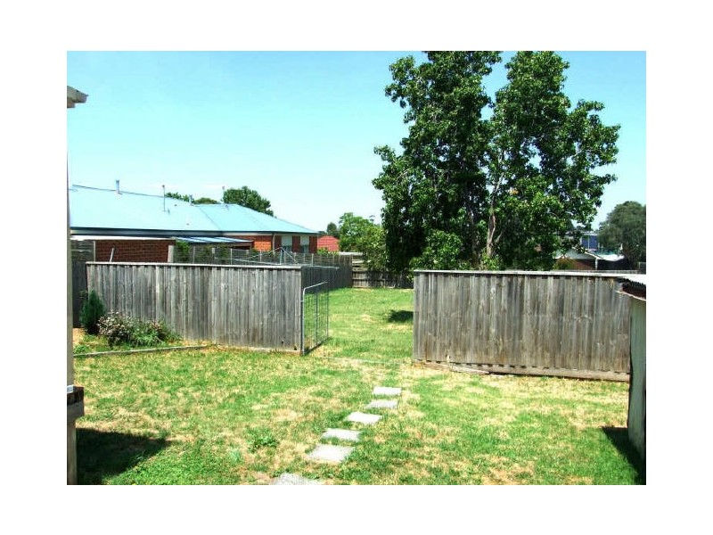 35 Princes Highway, Pakenham VIC 3810