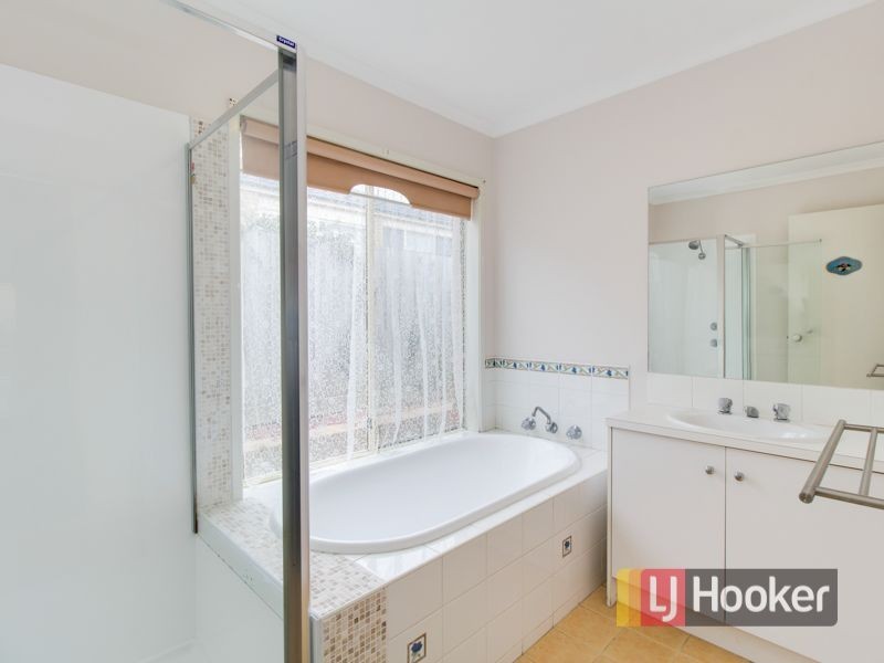 30 Jamie Court, Pakenham VIC 3810