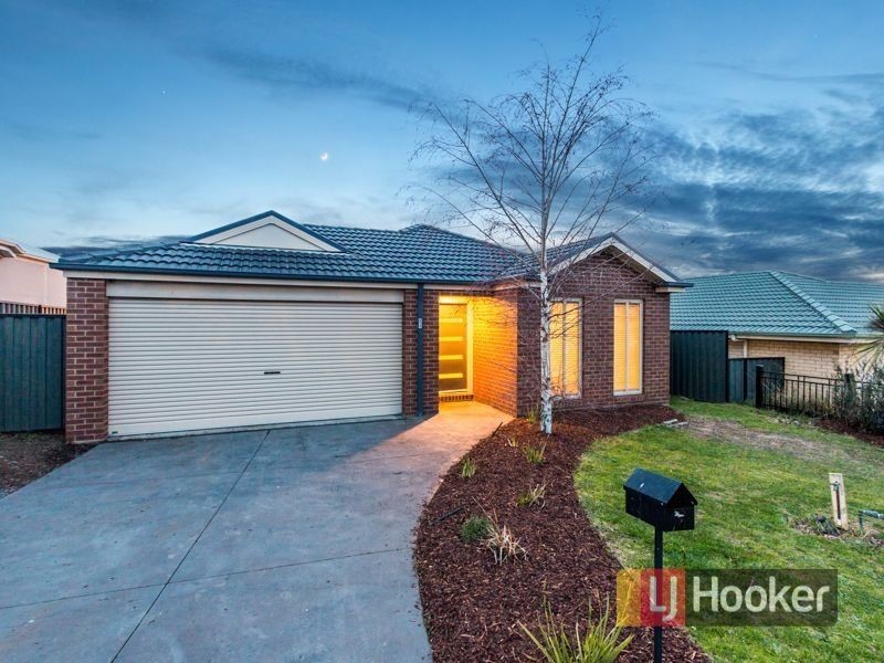 94 Leigh Drive, Pakenham VIC 3810