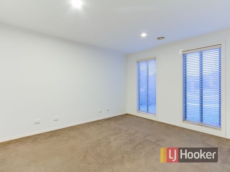 94 Leigh Drive, Pakenham VIC 3810