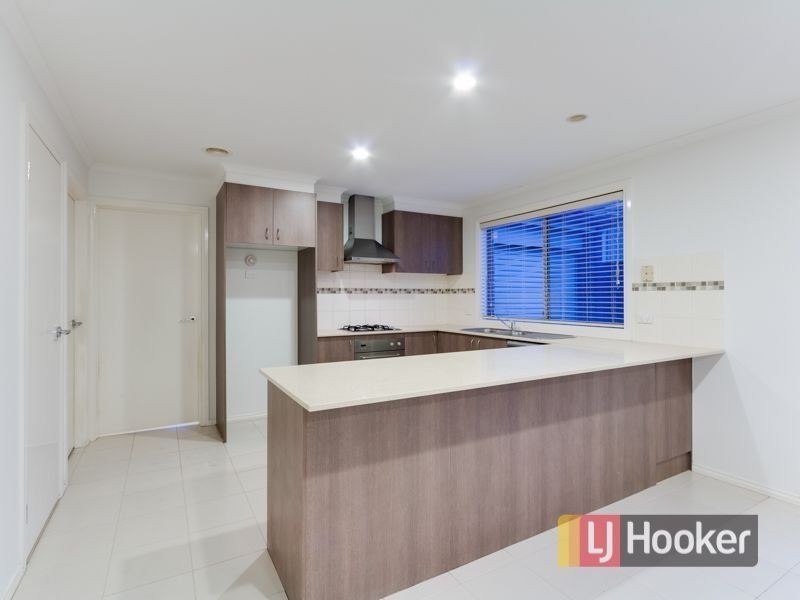 94 Leigh Drive, Pakenham VIC 3810