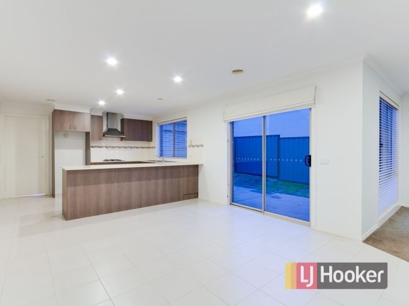 94 Leigh Drive, Pakenham VIC 3810