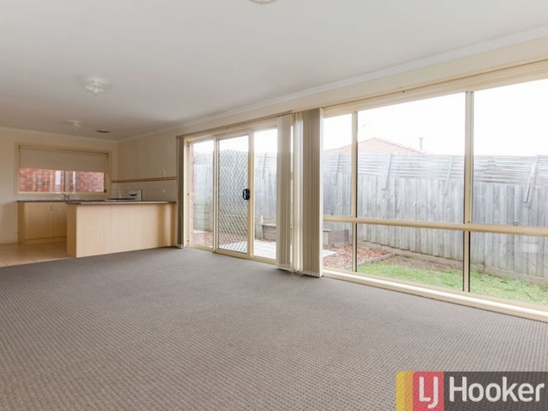 3/5 Glenda Court, Pakenham VIC 3810