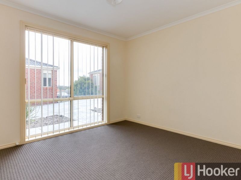 3/5 Glenda Court, Pakenham VIC 3810