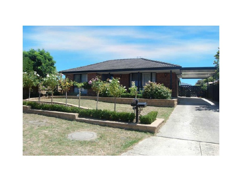 12 Martingale Place, Pakenham VIC 3810