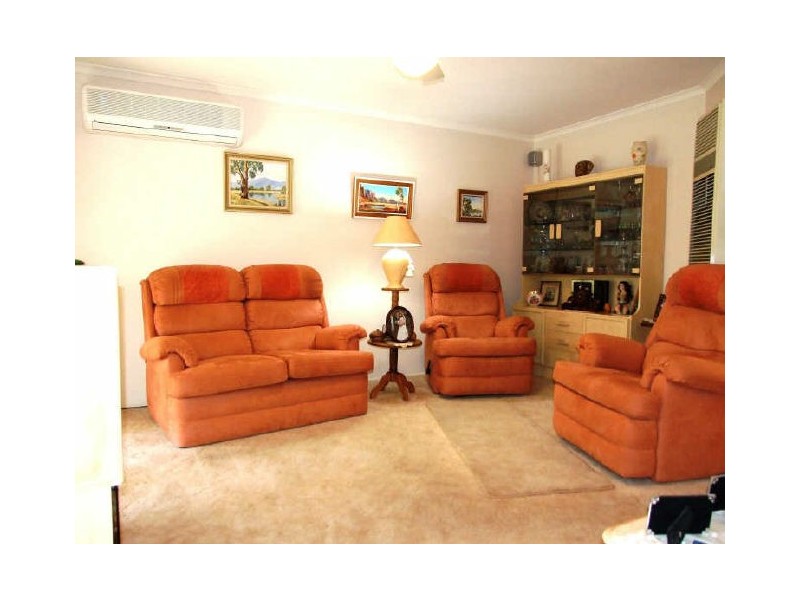 12 Gullquist Way, Pakenham VIC 3810